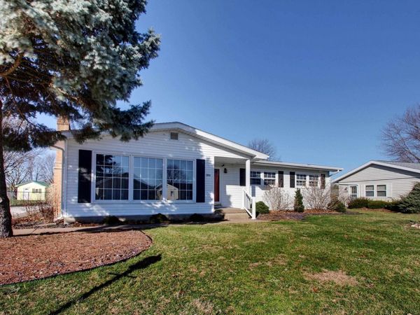 2901 RIVERSIDE Terrace, Quincy, IL 62305