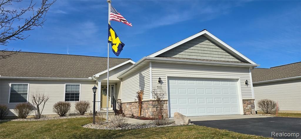 4010 Eastbridge Circle Road, Stockbridge Vlg, MI 49285 Main Photo