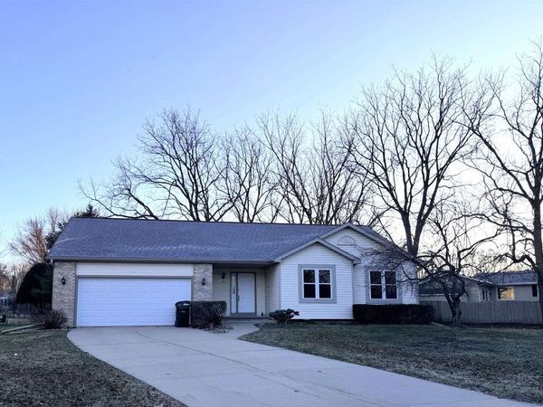 10 Wynbrook Circle, Madison, WI 53704