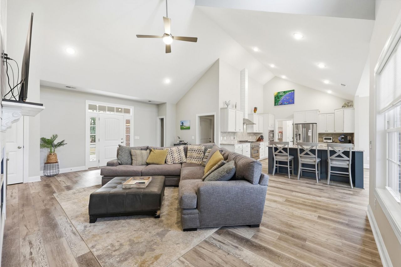 1007 Glossy Ibis Dr. Photo 5