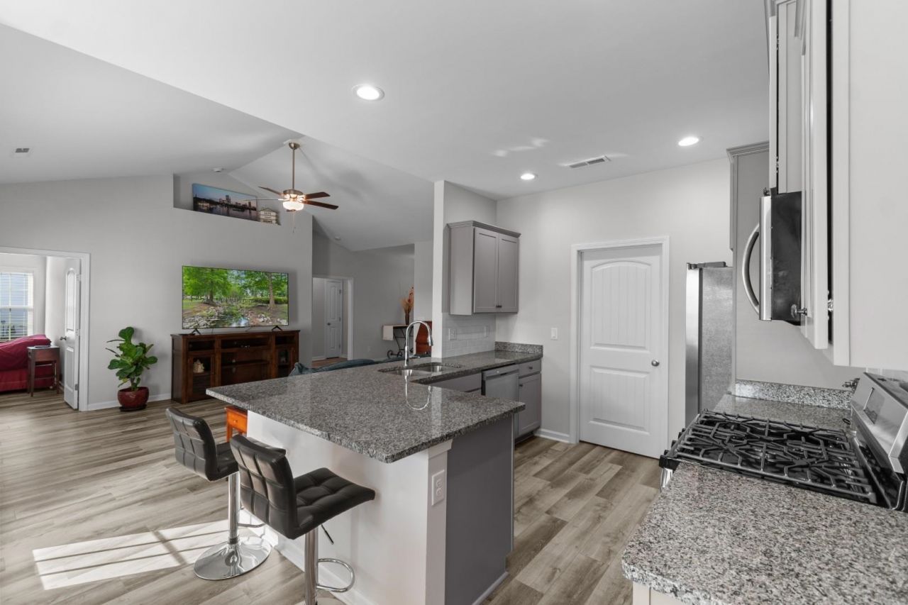 255 Lakota Loop Photo 4