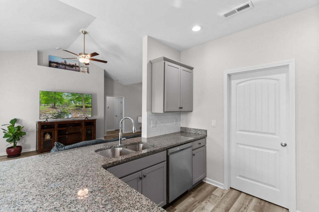 255 Lakota Loop  Photo 5