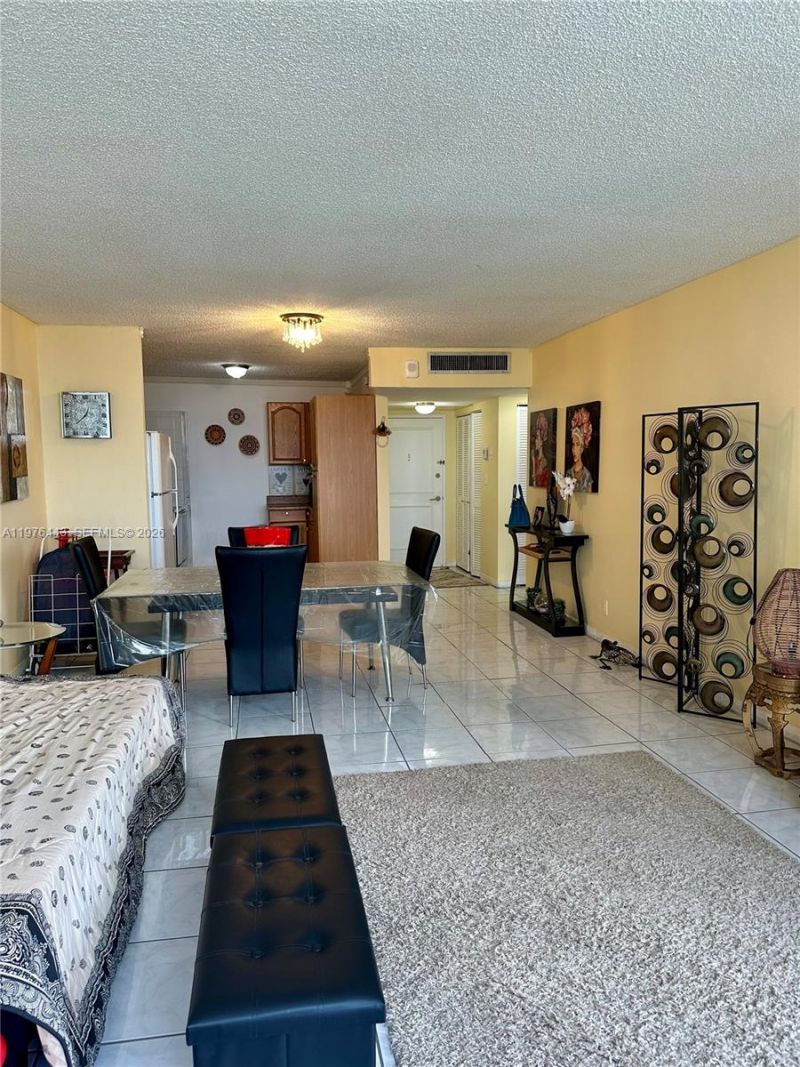 3180 S Ocean Dr, Unit 1018, Hallandale Beach, FL 33009 Photo