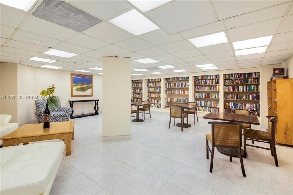 3180 S Ocean Dr, Unit 1018, Hallandale Beach, FL 33009 Photo