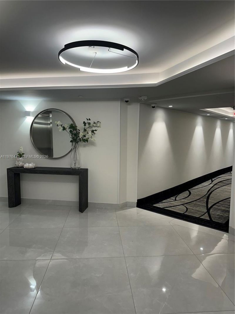 3180 S Ocean Dr, Unit 1018, Hallandale Beach, FL 33009 Photo