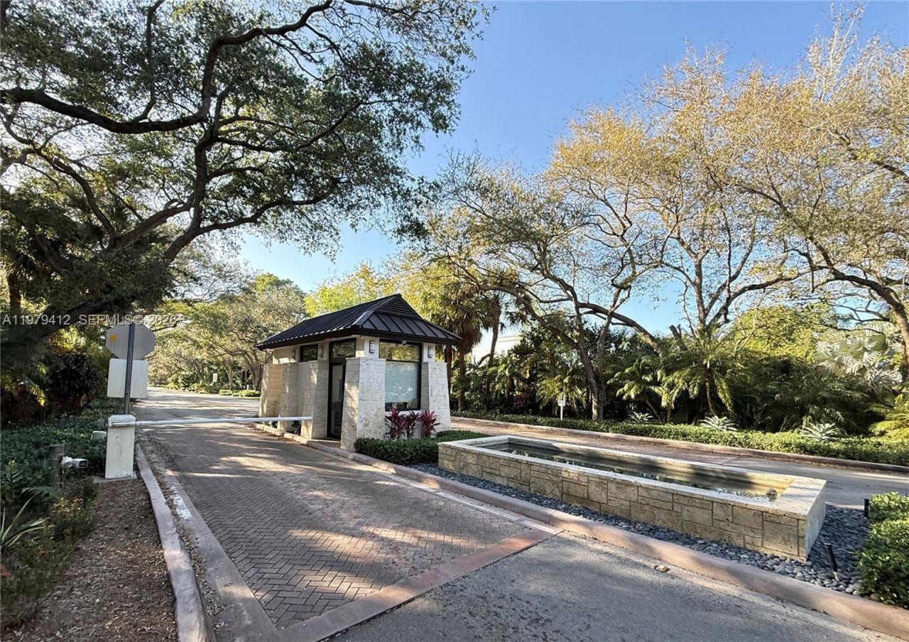 10225 Coral Creek Rd, Coral Gables, FL 33156 Photo