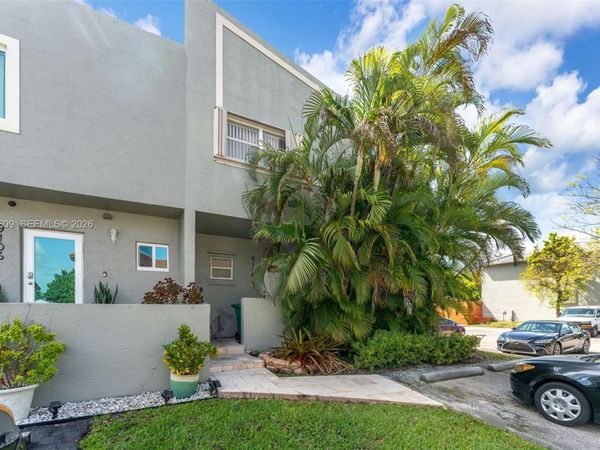 9110 SW 203rd Ter, Cutler Bay, FL 33189