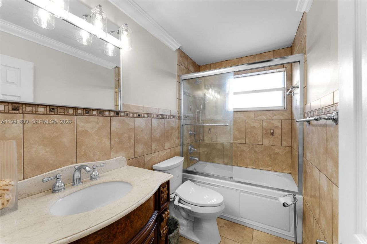 9110 SW 203rd Ter, Cutler Bay, FL 33189 Photo