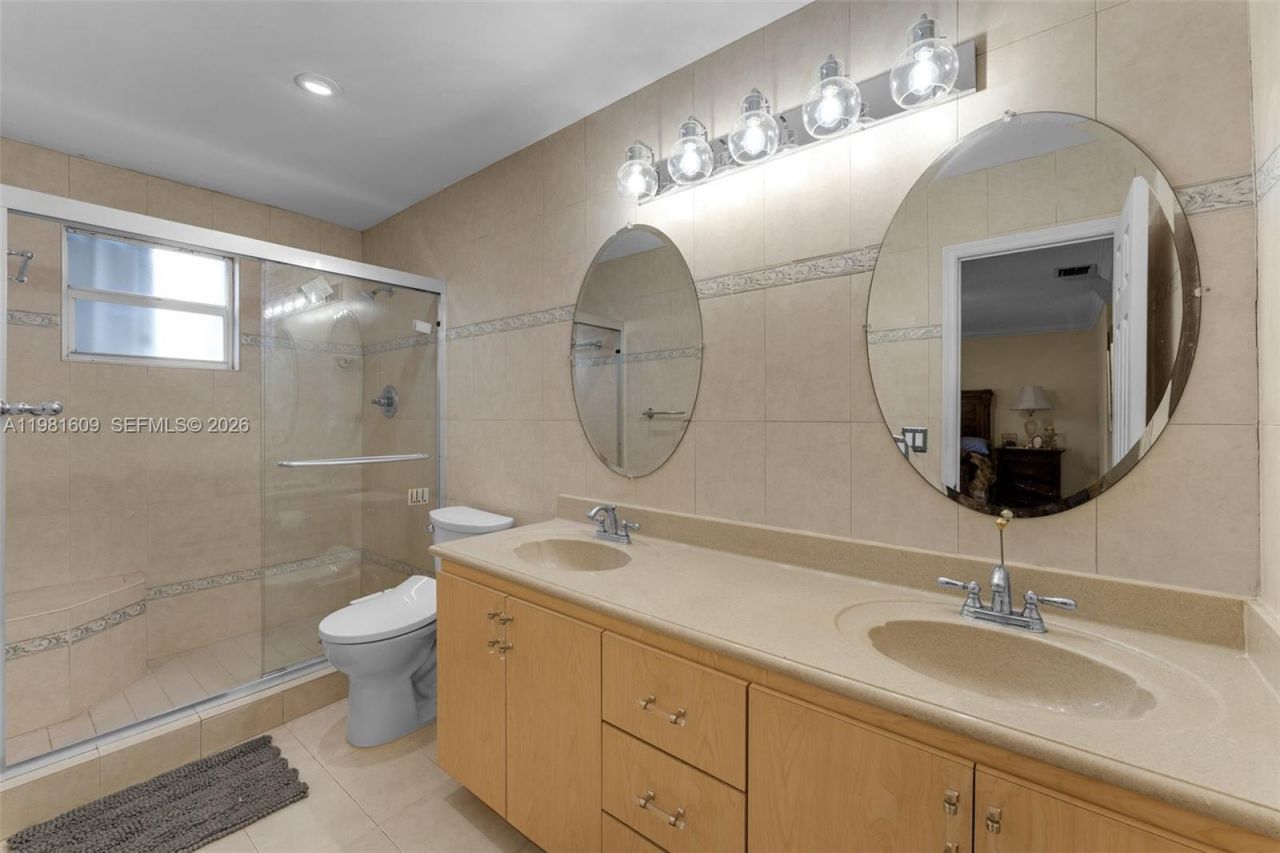 9110 SW 203rd Ter, Cutler Bay, FL 33189 Photo