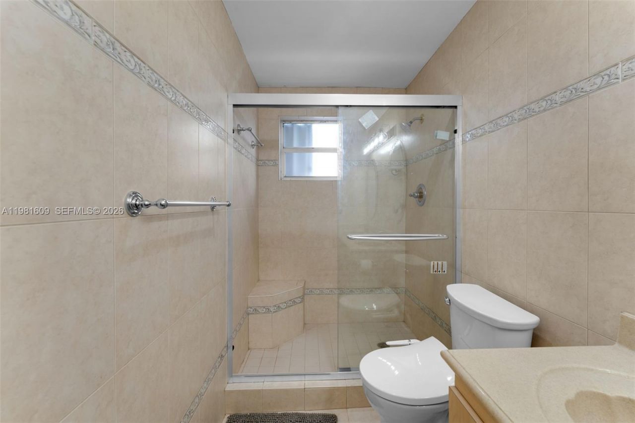 9110 SW 203rd Ter, Cutler Bay, FL 33189 Photo