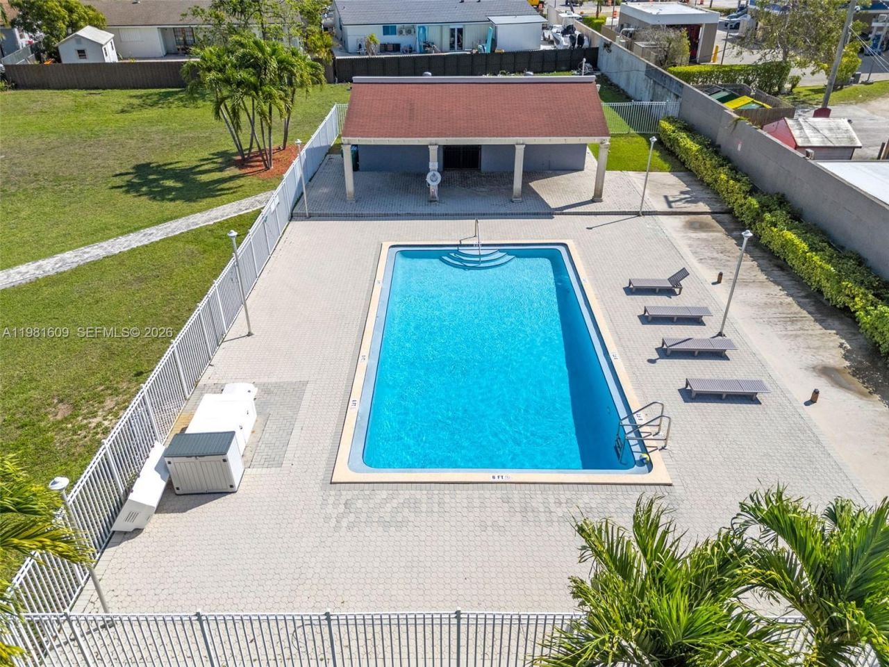 9110 SW 203rd Ter, Cutler Bay, FL 33189 Photo