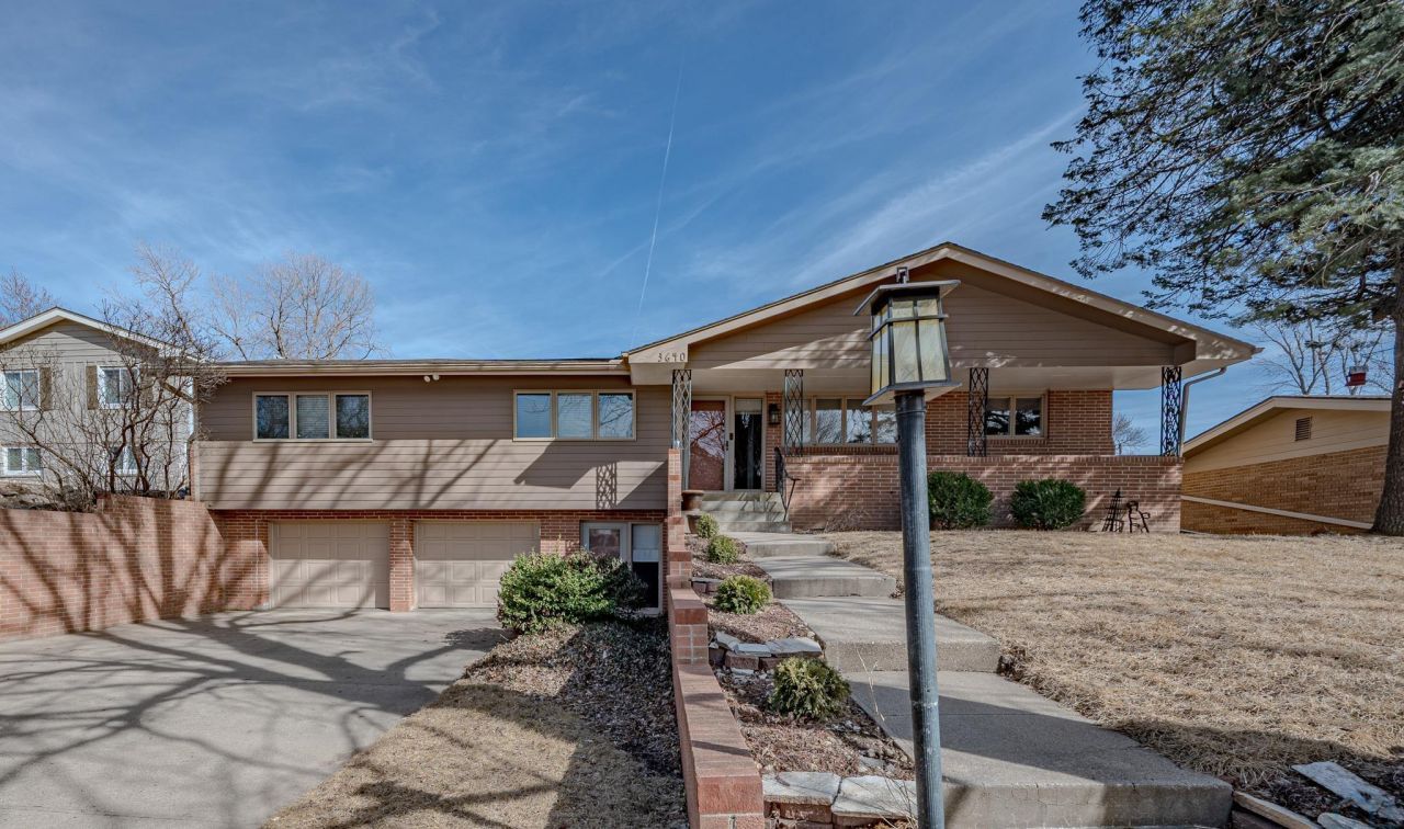 3640 Cheyenne Blvd, Sioux City, IA 51104 Main Photo