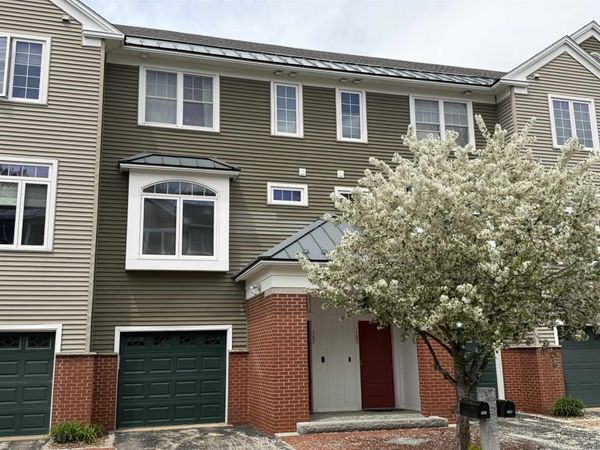 107 Riverwalk Way, Manchester, NH 03101