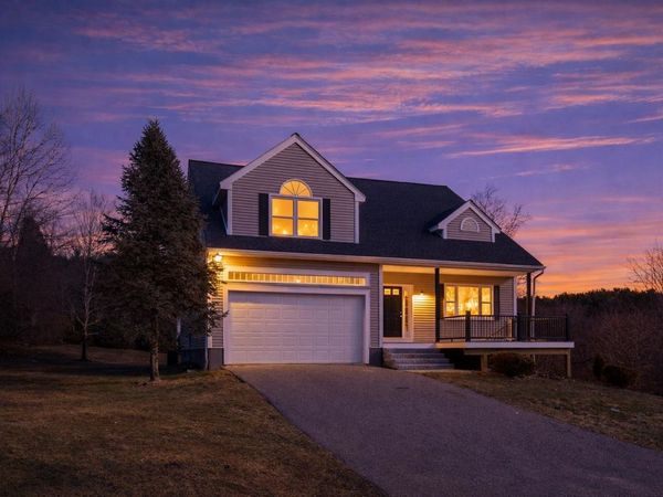 26 Moffat Street, Portsmouth, NH 03801