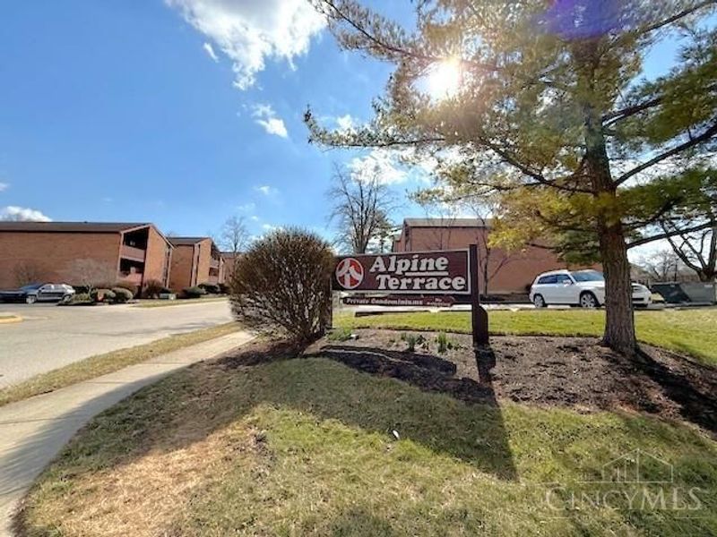 4808 Chalet Drive, Unit 4, Saint Bernard, OH 45217 Photo 2