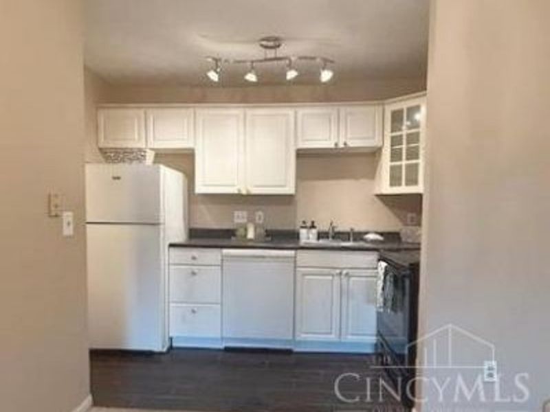 4808 Chalet Drive, Unit 4, Saint Bernard, OH 45217 Photo 5