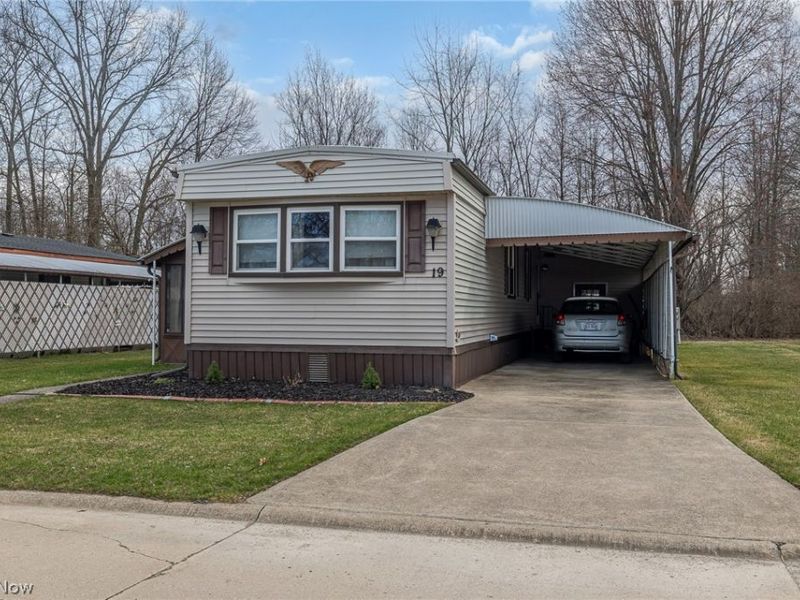 19 Sycamore Drive, Olmsted Township, OH 44138 Photo 1