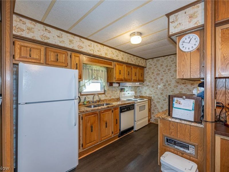 19 Sycamore Drive, Olmsted Township, OH 44138 Photo 11