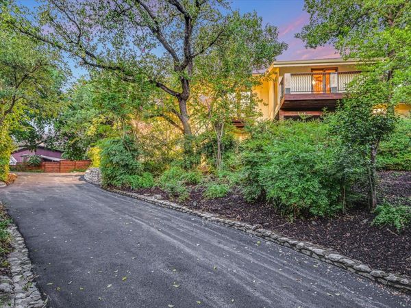 19 Sugar Shack DR, West Lake Hills, TX 78746