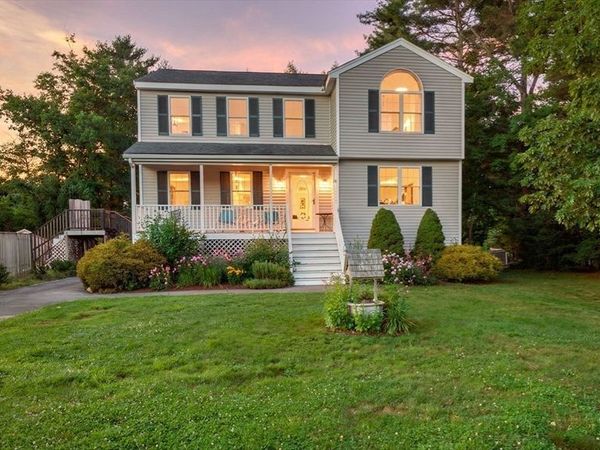 4 Mather Dr, Wareham, MA 02571