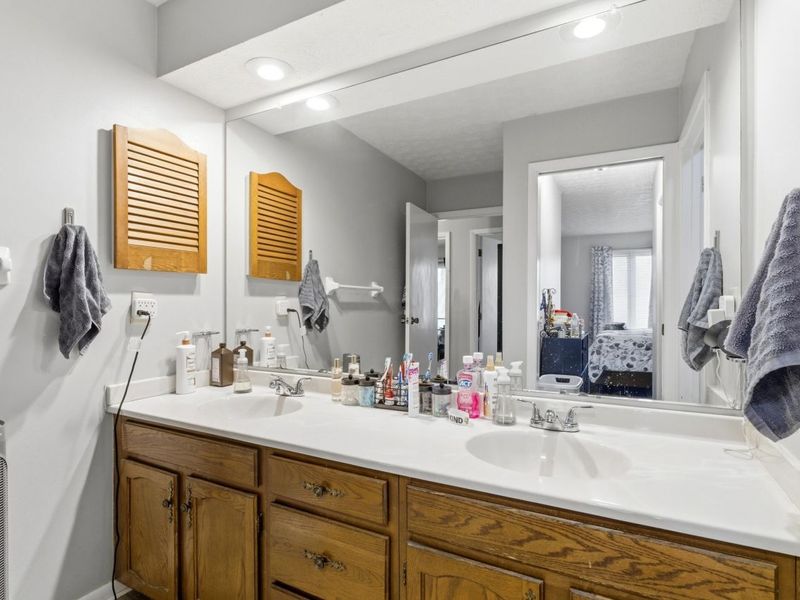 111 Groton Drive, Westerville, OH 43081 Photo 23