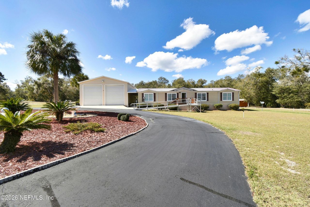 105 Lake Como Drive, Pomona Park, FL 32181 Photo