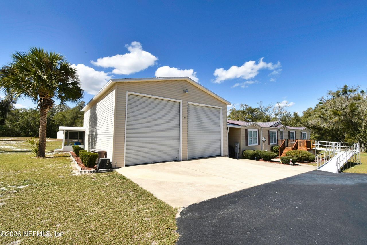 105 Lake Como Drive, Pomona Park, FL 32181 Photo