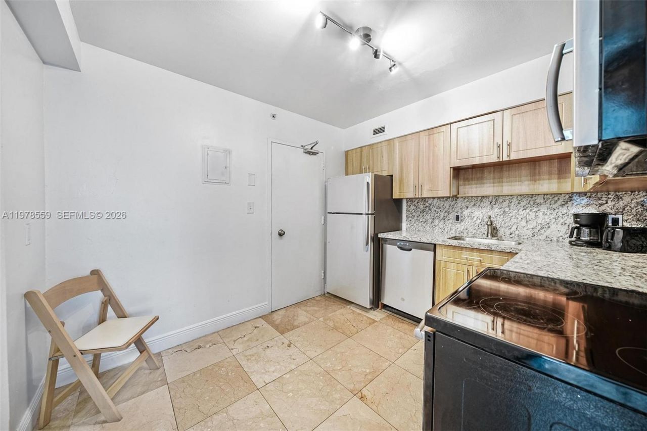5101 Collins Ave, Unit 11T, Miami Beach, FL 33140 Photo