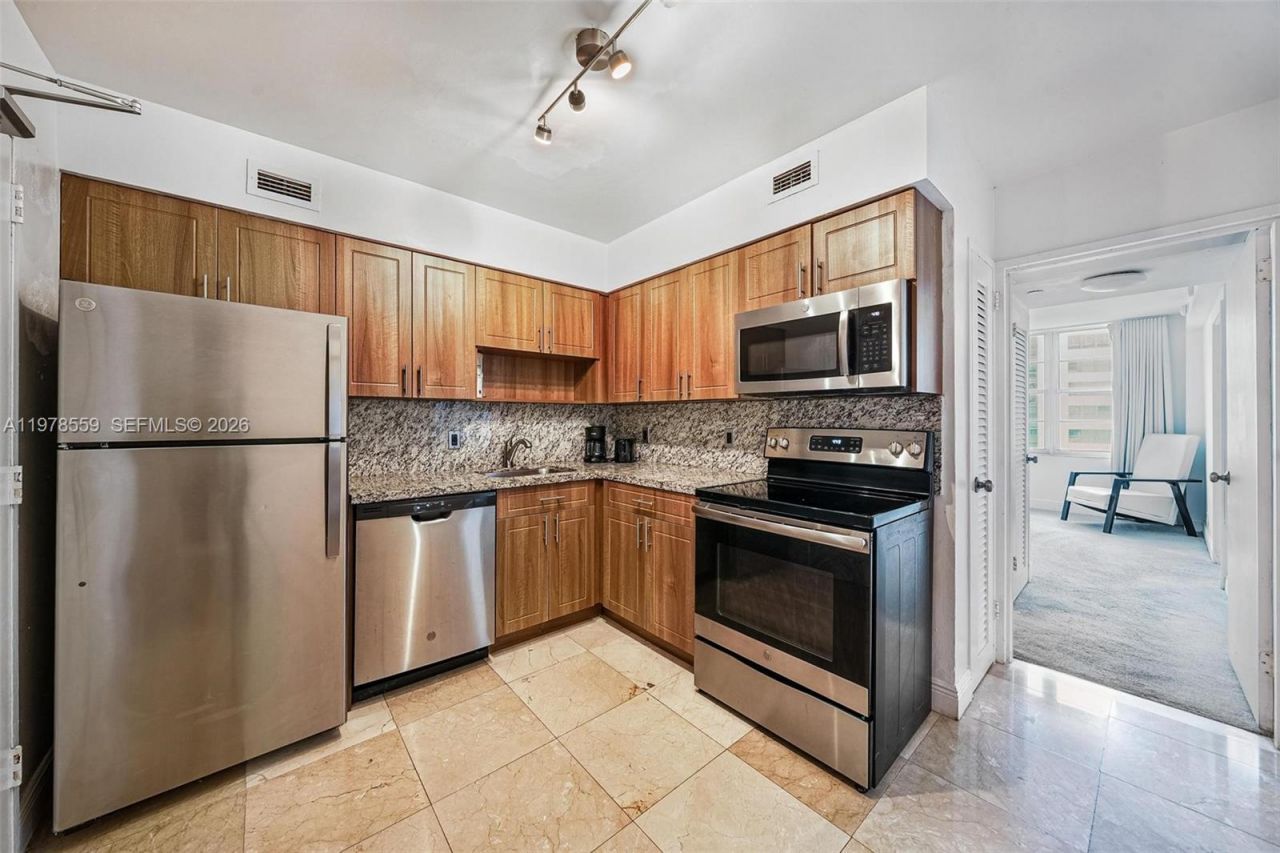 5101 Collins Ave, Unit 11T, Miami Beach, FL 33140 Photo