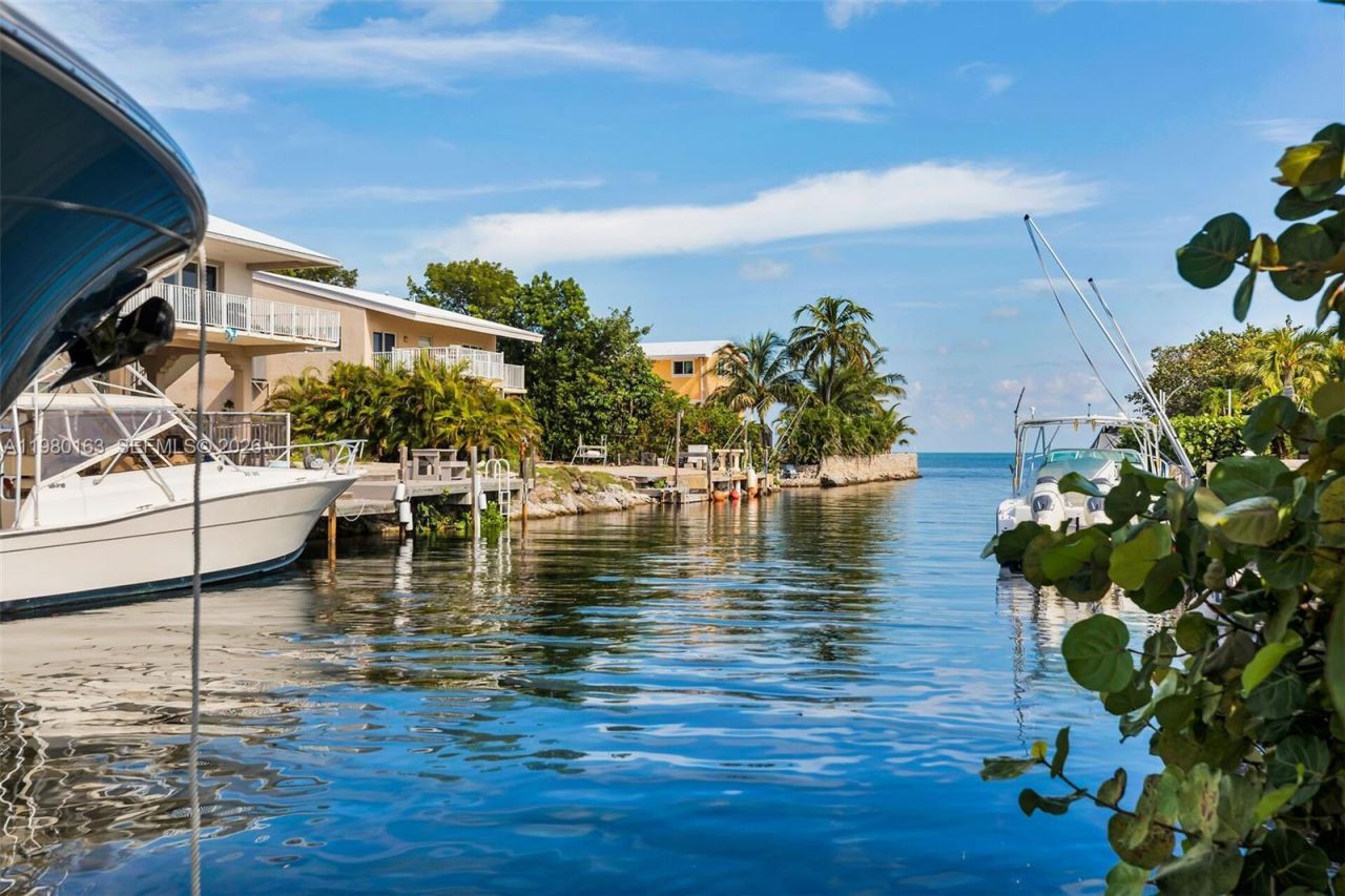 2663 Yellowtail Dr, Marathon, FL 33050 Photo