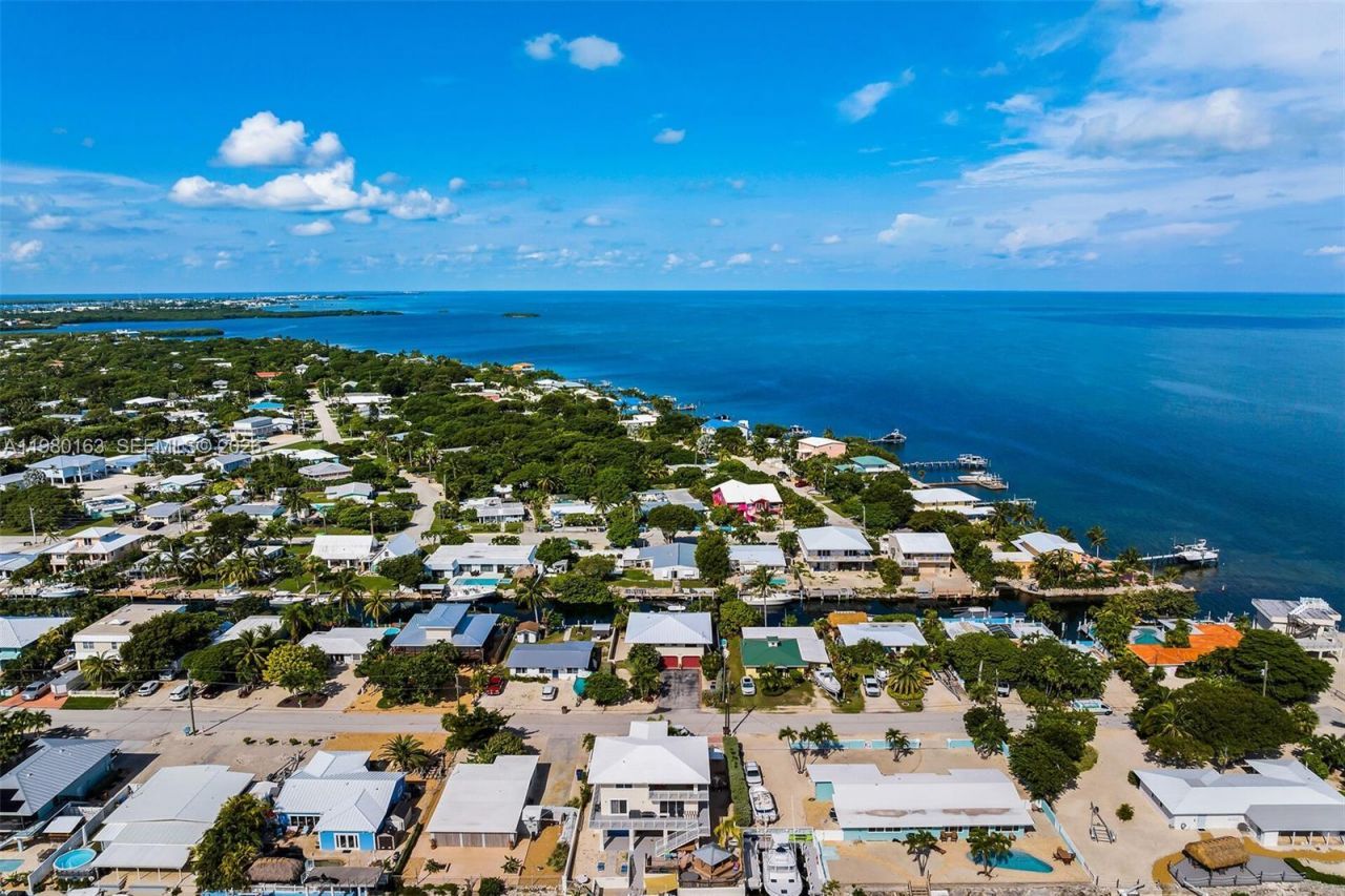 2663 Yellowtail Dr, Marathon, FL 33050 Photo
