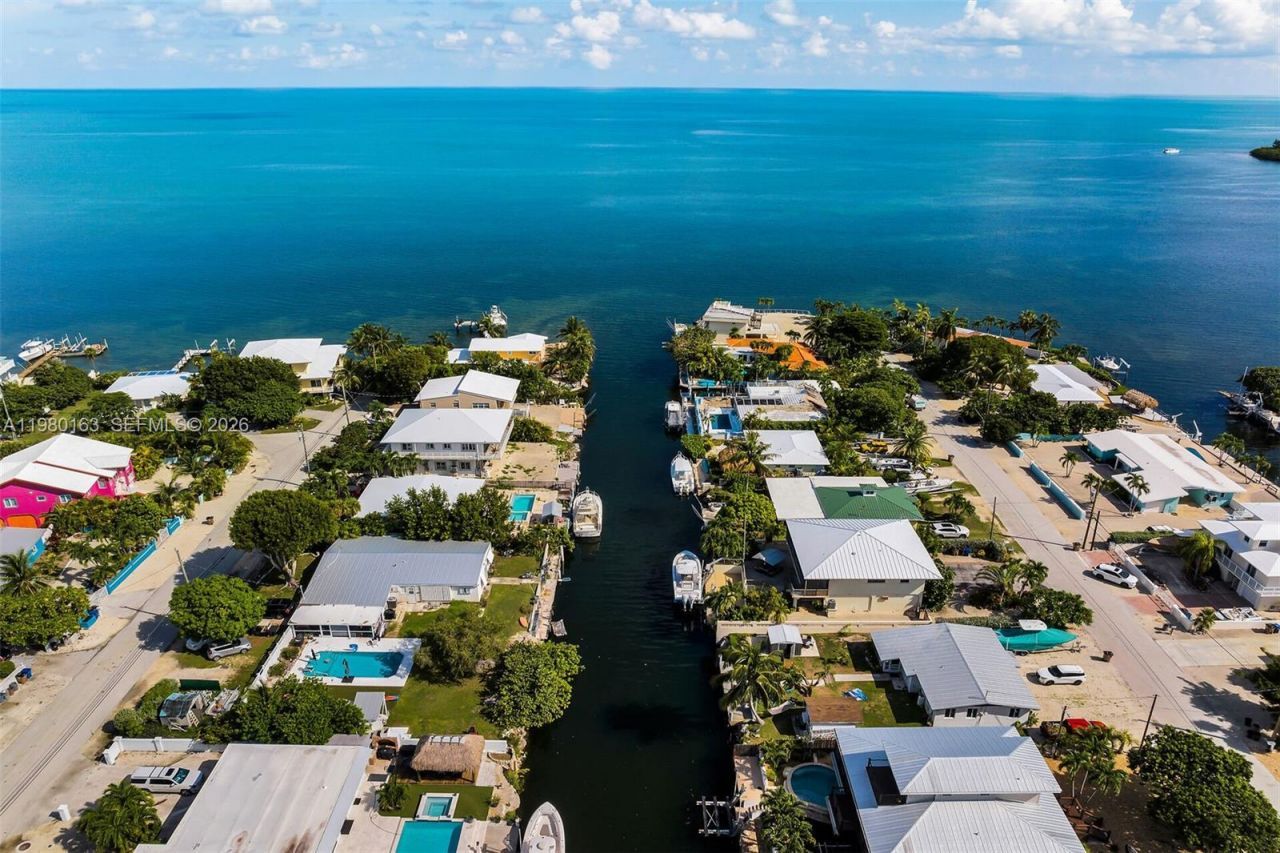 2663 Yellowtail Dr, Marathon, FL 33050 Photo