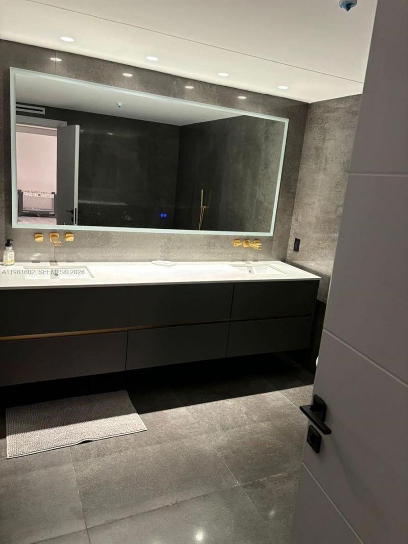 19355 Turnberry Way , Unit 5L, Aventura, FL 33180 Photo