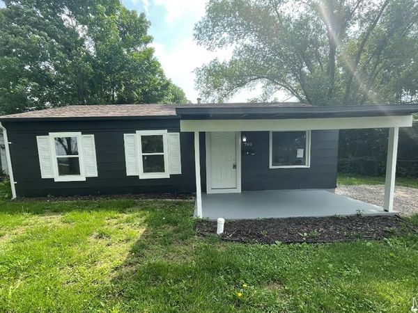 740 saint martin , Cahokia, IL 62206