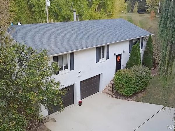 319 E Ingle Drive, Glen Carbon, IL 62034