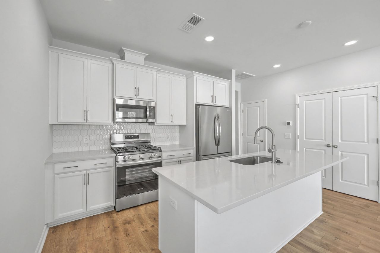 138 Cantona Drive Photo 10