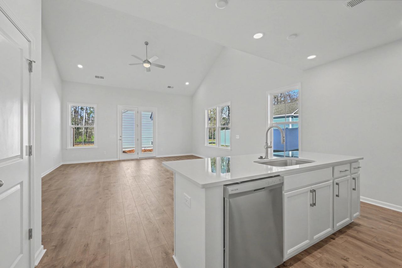 138 Cantona Drive Photo 12