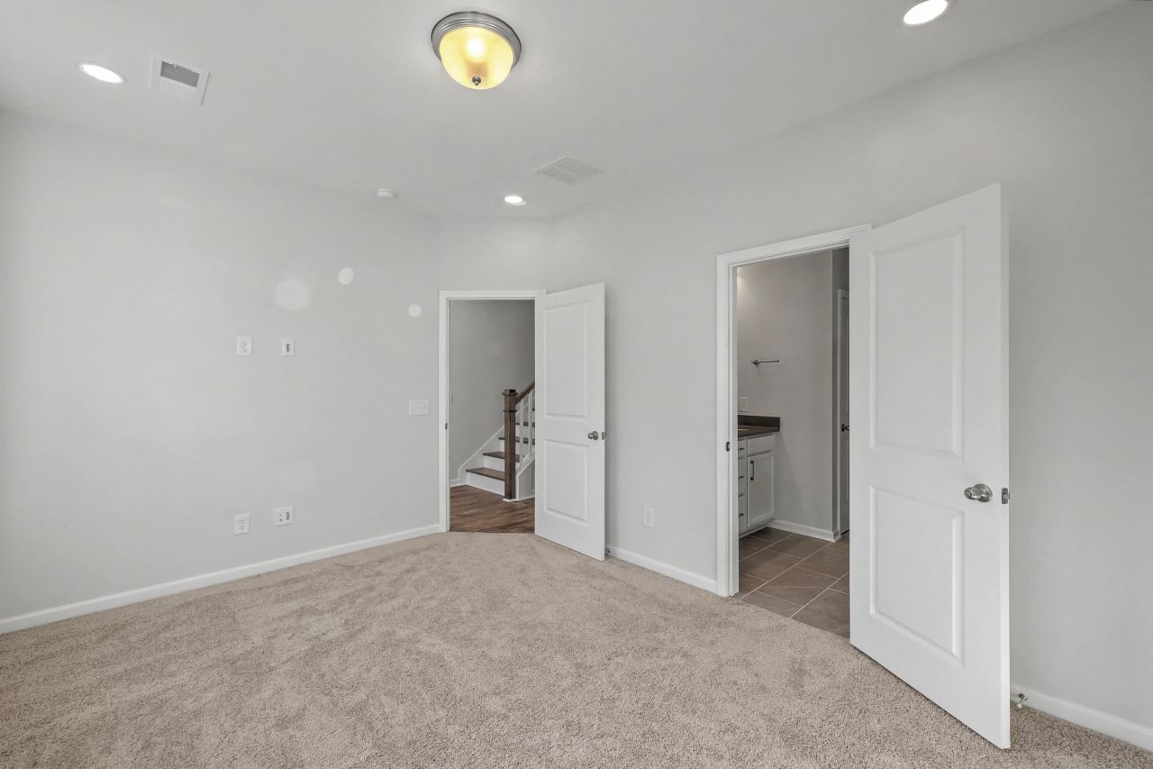 138 Cantona Drive Photo 16