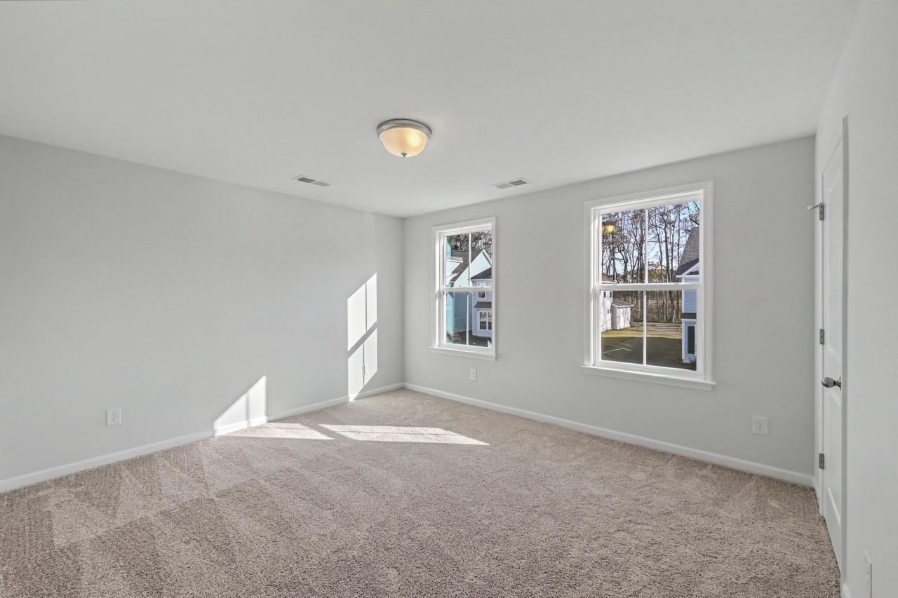 138 Cantona Drive Photo 24