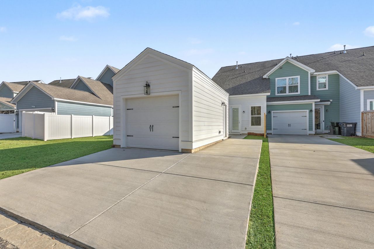 138 Cantona Drive Photo 29