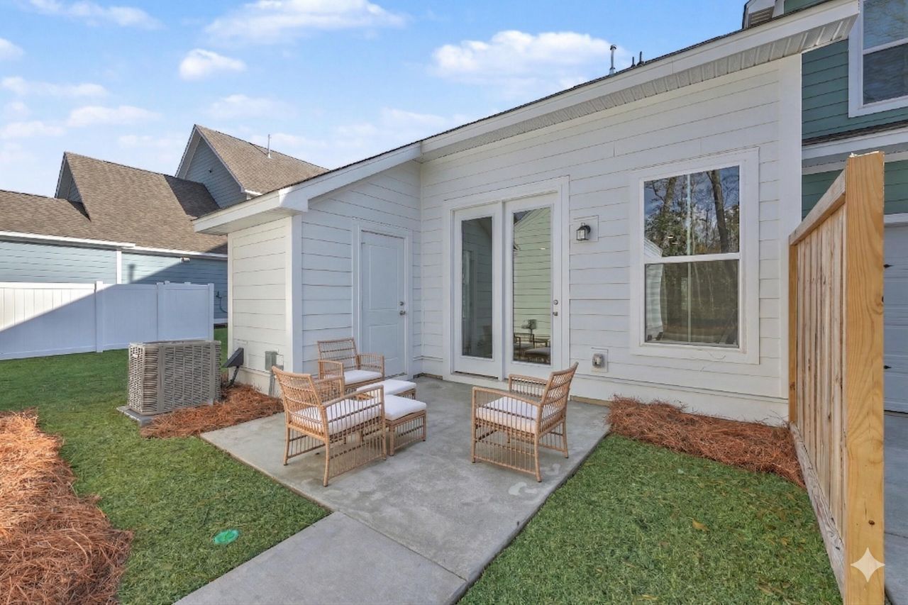 138 Cantona Drive Photo 32