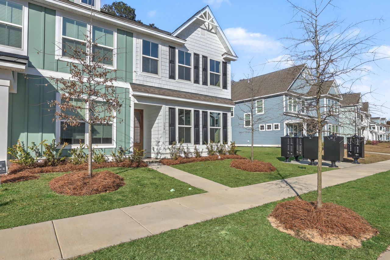 138 Cantona Drive Photo 33