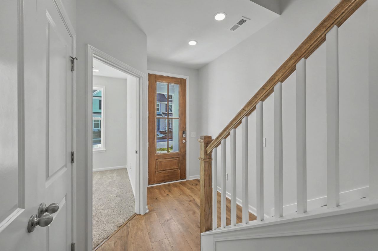 138 Cantona Drive Photo 6