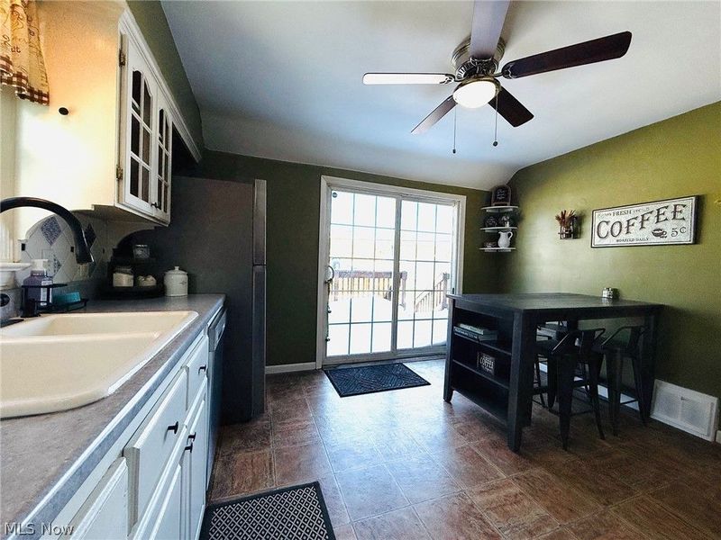 6308 Delora Avenue, Brooklyn, OH 44144 Photo 6