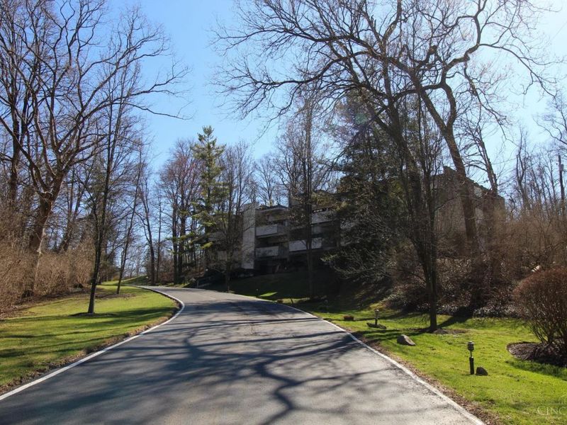 399 W Galbraith Road, Unit 110, Wyoming, OH 45215 Photo 5