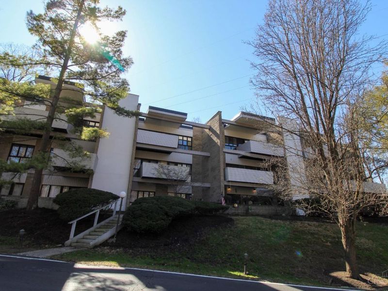 399 W Galbraith Road, Unit 110, Wyoming, OH 45215 Photo 6