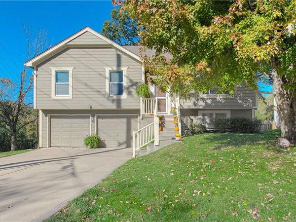 7132 N HIckory Street, Kansas City, MO 64118