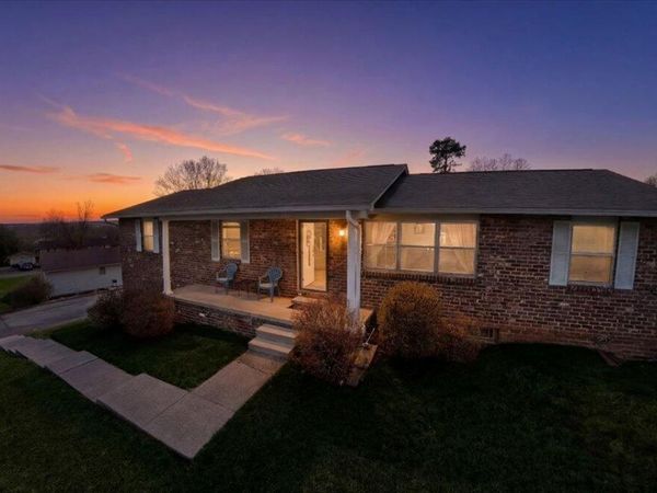 9504 Bob Gray Rd, Knoxville, TN 37923