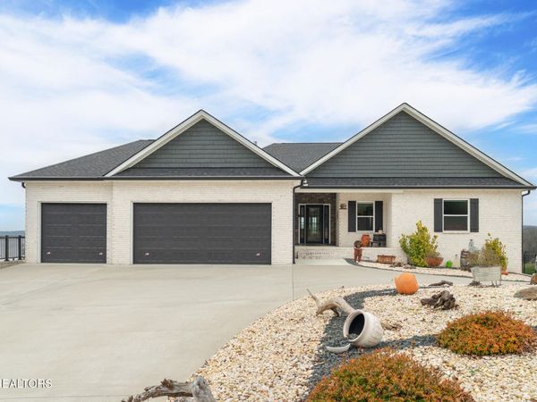 205 Waters Edge Way, Lenoir City, TN 37771