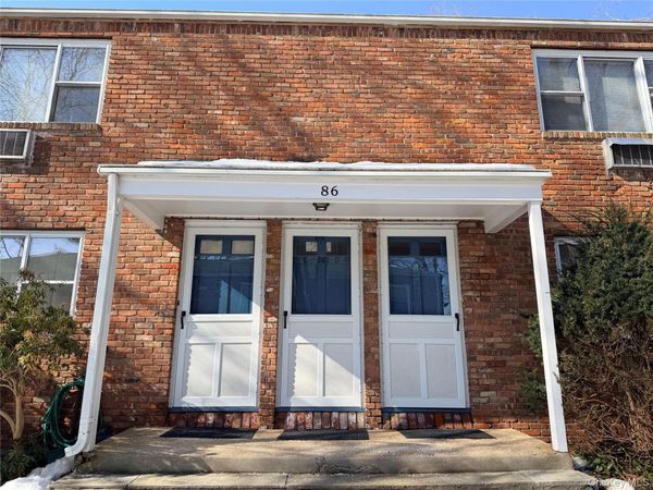 86 McLoughlin Street , Unit D, Glen Cove, NY 11542